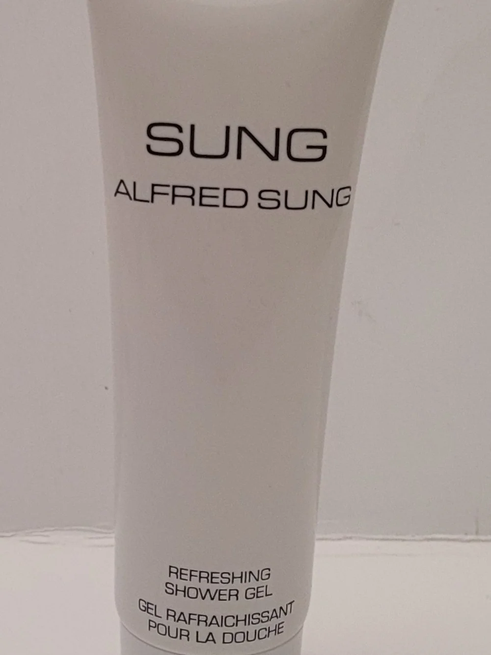 ALFRED SUNG SUNG Refreshing Shower Gel - White